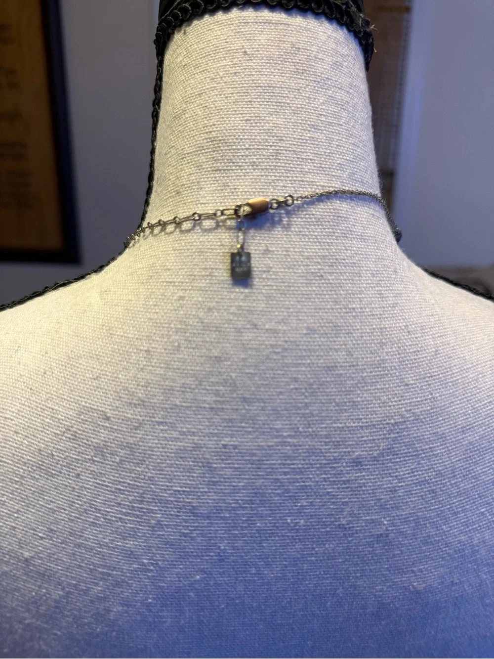 Vintage. This Unique Handcrafted Silver-Tone Multicolor Koi Fish Pendant. - Picture 4 of 10